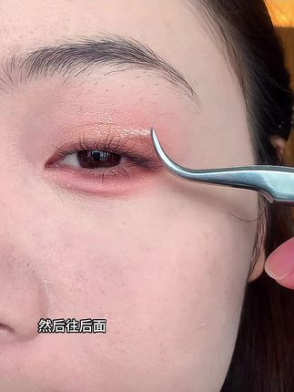 贴上即隐形的双眼皮贴,秒变双眼皮,自然又无痕,双倍放大双眼 ##双眼皮贴 #隐形双眼皮贴 #眼妆 #双眼皮贴很自然