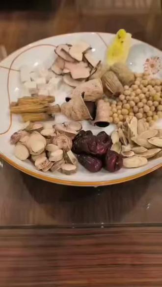 昌哥鸡煲成功!老广祛湿汤,一口暖到胃里,舒服😌