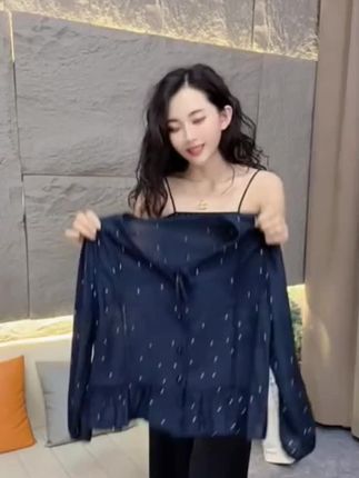 #穿出高级感 #黑色上衣中长款 #高级感穿搭 #女装穿搭 #减龄显瘦穿搭