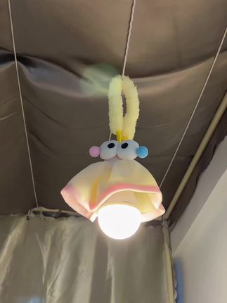 晚上在宿舍也能氛围感满满,关键暖灯一点也不伤眼睛,想挂哪里挂哪里!#小夜灯 #宿舍 #大学生 #平价好物