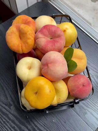 姐妺们桃子盲盒来啦!!一次就能吃到n种香甜多汁的桃子~每个桃子都是新鲜应季好吃的品种!真是好吃又好玩!#一口爆汁的桃子太好吃了 #优质水果 #桃子熟了 #桃子控 #蒙阴蜜桃
