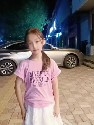 爱跳舞的女鹅又来了,把自己扇爽了吧