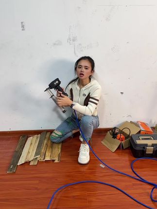 怕卡钉,选圣帕钉枪。国标钉非标钉都可以兼容#圣帕钉枪 #木工工具 #打钉子 #装修