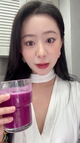 女演员白到发光的紫甘蓝饮💡花青素爆表! #变美 #紫色治愈系 #人间绝绝紫 #紫甘蓝 #抗炎 #美白 #普通人变美思路 #果蔬汁 #变白 #美白饮