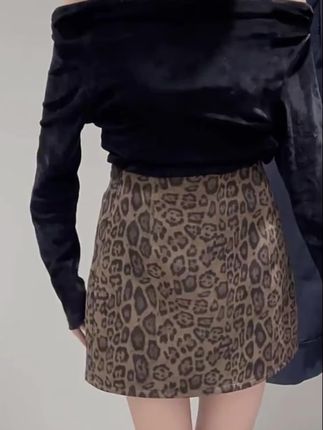 豹纹短裙