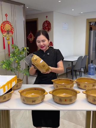 #超便宜超划算 到手两个加大加厚招财进宝双耳大汤盆才十几块真是太划算啦!颜值高容量大 寓意还好#双耳大汤盆 #家用性价比高的碗盘餐具推荐 #陶瓷餐具批发