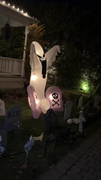 一起来看看加拿大的万圣节吧👻🎃
#万圣节 #vlog日常 #上海万圣节 #万圣这都什么鬼 #加拿大