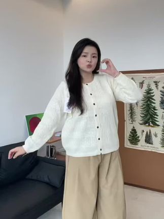 很喜欢这件针织衫温柔百搭的 #韩系穿搭 #针织衫