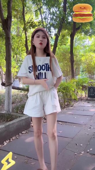 穿搭单肩露肩吊带宽松短袖t恤女斜肩上衣女通勤休闲盐系潮#休闲减龄穿搭 #穿搭 #宽松版型 #短袖t恤 #显瘦穿搭