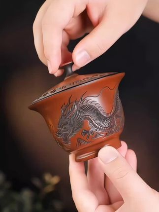 云南复烧紫陶全手工雕刻盘龙三才盖碗,新中式泡茶功夫茶具#紫陶 #新中式#三才盖碗 #功夫茶具 #茶生活 #今天你喝茶了吗