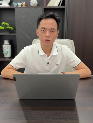 小赵有很多话不能在这里说,希望叔叔阿姨们能理解!
