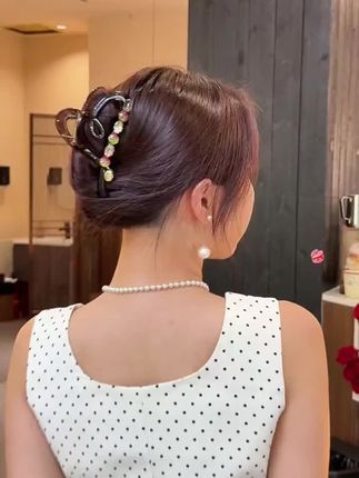 #抓夹 #鲨鱼夹 #盘发教程 #时尚减龄 #美出高级感