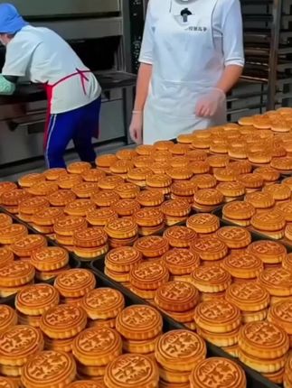 #五仁月饼 #月饼 #老式五仁月饼 还是儿时的味道,太好吃了