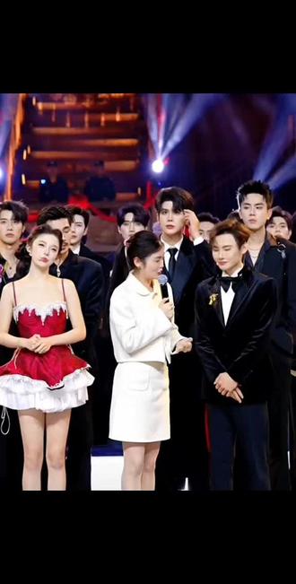 海莉姐现场催婚😂😂😂@龙浩天🐲 (4.10中午12点生日庆) @龙浩天🐲(生活号) @AI瑶瑶☀️ @瑶瑶小撑腰☀️ #龙浩天 #Ai瑶瑶 #龙浩天直播回放