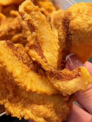 酥酥脆脆香而不腻,好香好好吃! #猪肉酥#肉脂渣 #追剧小零食 #吃了还想吃