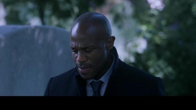 女王也崩溃!安娜丽丝竟躲进戒酒中心? 美剧《逍遥法外》第六季第一期深度解说,
真正的风暴才刚刚开始——
🔥 出院第一件事,她带领学生用“拨火棍”砸碎过去
🔥 康纳为失语男孩硬刚ICE,法庭上演惊天戏中戏
🔥 山姆前妻突然现身,FBI线人?复仇使者?
🔥 普拉特寻父至监狱,却得知父亲已死……
拨火棍背后藏着什么秘密?谁才是真正的盟友?
关注我,解锁最终季全部谜团!#逍遥法外 #美剧推荐 #美剧逍遥法外 #逍遥法外第六季 #悬疑烧脑