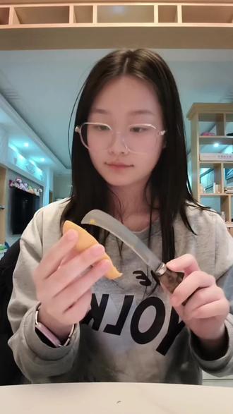 哦~丫头~ ՞˶・֊・˶՞ #创作者中心 #创作灵感 #丫头 #芒果当牙齿 #芒果大金牙