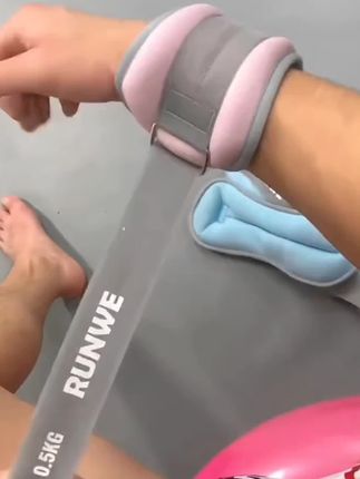负重沙袋腿部力量锻炼,慢跑,爬楼,拳击训练都可以负重训练#每日分享 #居家锻炼 #负重训练 #负重沙袋 #好物推荐