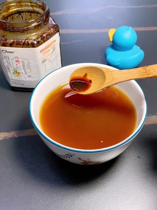宝宝八个多月了,母乳还一直足足的,每次只要我感觉宝宝口粮欠缺一点点,我就用开水冲泡两勺喝,一杯热热的下肚,全身暖暖的,乃水又多得宝宝吃不完#哺乳期 #追奶 #母乳再也不是奢望 #下奶汤 #新生儿