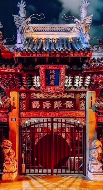 城隍庙里的城隍爷。#传统文化