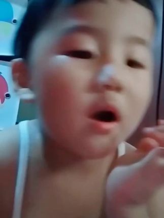 卖玉养娃#倔强的小孩 #从小长大的地方 #歌手 #幼崽