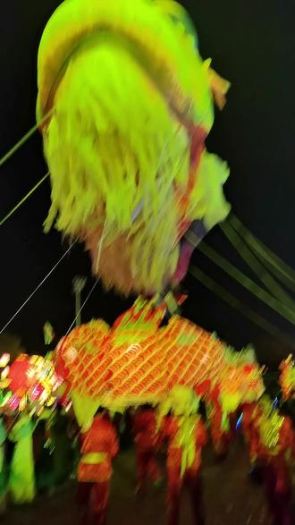 河南商丘火神台景区鳌鱼灯巡演!今天正月十五下午七点准时开演精彩不容错过!商丘是火的发源地三商之源!商人商业商品!来火神台玉皇宫祈平安扭运势看节目!弘扬民族传统文化!