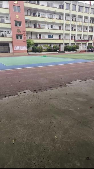 拉练,踏春,远足,感恩学校提供如此好的机会,虽然很累,但真的对于生命成长而言,很有意义!学校不仅得对成绩负责,更要对生命成长负责!感恩老师,感恩校长,感恩孩子!#这大概就是青春的样子 #做有意义的事 #致青春