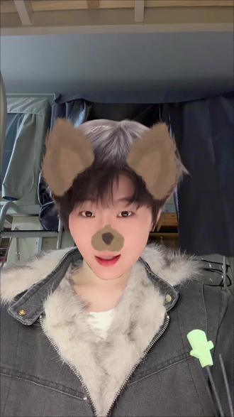 来支持酷滕和铁男的第一只mv啦!
歌曲特别好听,大家快去听!!
#害羞腼腆内向 #酷酷的滕 #周铁男 #不能让我一个人难受 #抽象