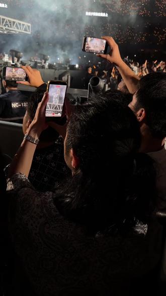 谢霆锋#26深圳首场穿着深V 唱着‘’黄种人‘’爱了爱了😻全场尖叫声哇哇哇哇哇……