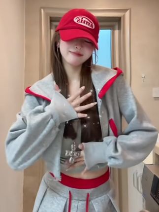 Two Million/辣妹松弛大兜帽短款卫衣+打褶直筒宽松抽绳卫裤套装