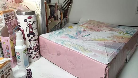 拆礼物 雷霆祝闺蜜@依恋 过几天录打包礼物