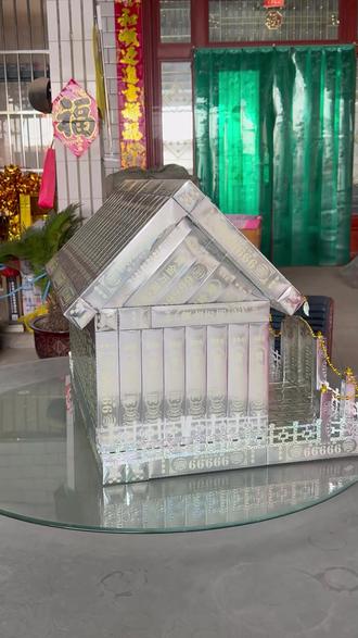 金条折纸别墅教程二:房顶及装饰教程 工作室在沁阳这边,温孟沁周边可以加工成品送货上门,仅挣个手工费就行,欢迎随时联系~#别墅折纸 #金条折纸 #手工折纸 #折纸教程