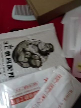 材质手感:这款钢化膜质量很棒, 尺寸贴合:贴合屏幕无气泡, 外观设计:,贴合屏幕无气泡,清晰度高。与商品描述完全相符, 性价比:,物流速度快,下单没几天就到了。客服服务态度好,性价比超高,值得购买。#我在抖音买买买