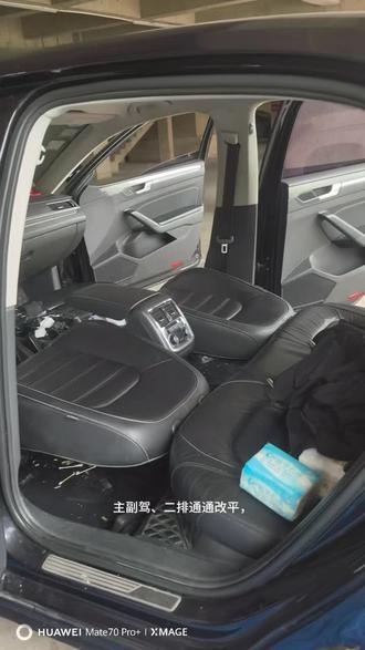 万万没想到,原车座椅还能这样改平当床车床#床车改装 #轿车suv改床车新方案#座椅改装