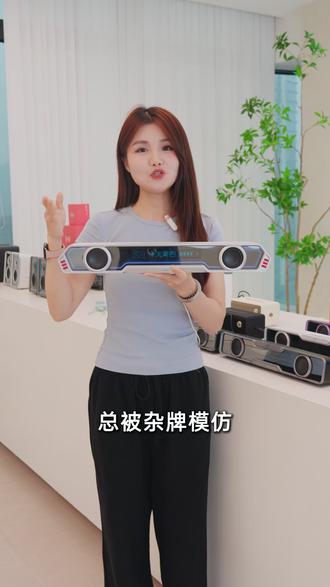 赛博朋克桌搭必备!深渊镜灯效拉满,像素屏自定义文字 / 热梗 / 时钟超有面!双单元音质能打,蓝牙 6.0 连接稳。现在价格比大促还香,冲就完事!#漫步者花再 #HaloPixelbar