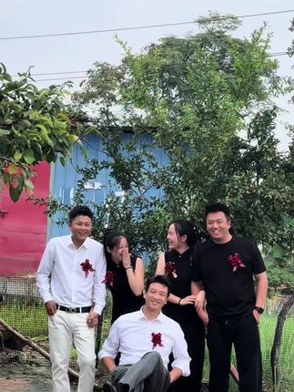 人生真正的幸福,不过是灯火阑珊的温暖和柴米油盐的充实,生活最终总是归于平淡,无论人生还是爱情,平平淡淡才是真。人间烟火气,最抚凡人心。 #记录生活 #记录农村美好生活 #90后小夫妻的日常