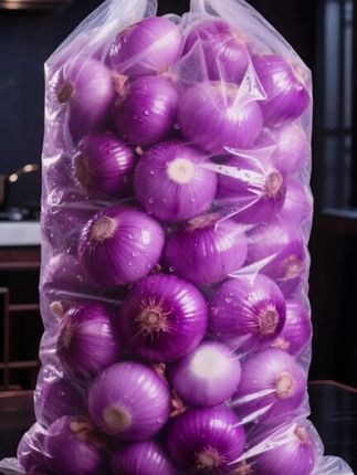 水果洋葱,紫皮透亮,内瓣粉嫩。掰瓣即食,脆甜无冲味,嚼着像吃水果。拌沙拉、配粥都清爽,不爱葱蒜的也能轻松吃下小半颗。#水果洋葱#新鲜直达#爱生活爱美食#舌尖上的美味#好物推荐