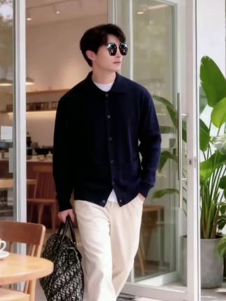 #针织开衫 #品质男装#早秋贵气穿搭#早秋冷冽又随性的气质穿搭 @抖加🔥上热门🔥dou+🔥热点宝