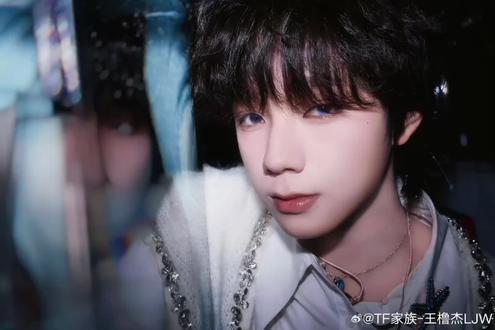 宝宝的眼角痣#王橹杰