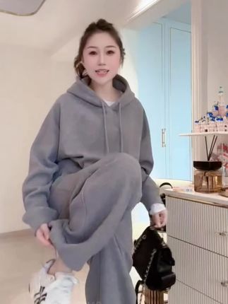 #慵懒风穿搭 #休闲减龄穿搭 #时髦穿搭 #穿搭小心机