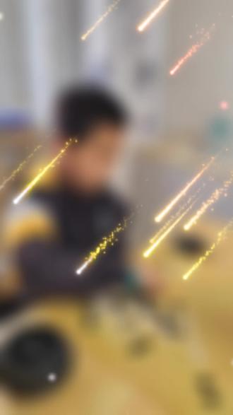 早上早早去参加围棋定级考试,问了老师说最低是25级,最高1级,一级完了可以打段位。好吧!去试试吧!虽然只上四次课,就当是一次练棋了。经过7轮的比赛没想到结果还可以,考到了五级,希望再接再厉!继续加油!#我家的小暖男正在渐渐长大 #认真的样子真可爱 #最好的教育就是让孩子学会勇敢 #希望你一直在越来越好的路上