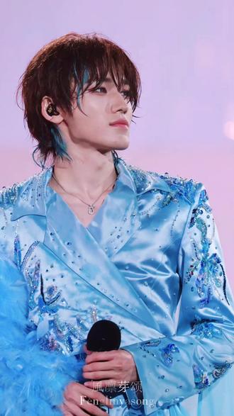 你我并非孤雏,风雨同路相扶#宋亚轩 #宋亚轩孤雏 #时代少年团广州演唱会#孤雏