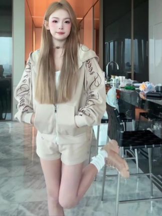 2025夏季新款刺绣卡其色连帽卫衣外套辣妹字母时尚宽松短裤套装潮#夏季遮阳帽 #今日穿搭 #防晒神器 #yunnie穿搭 #小香风春日ootd
