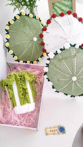 打个包~
新增一个栀子花伞~#手工编织