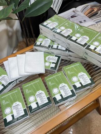 不得不说,#尔木萄 你是懂我们女生的!新出的这款手帕型的洗脸巾,真的方便又好用!关键才这价呀!小包出差旅行携带方便,姐妹们赶紧冲!#尔木萄洗脸巾 #洗脸巾推荐 #洗脸巾 #出差旅游必备
