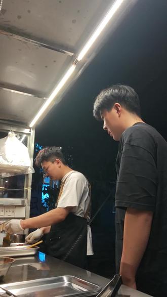 还好有个汉堡🍔#杀杀杀 #汉堡 #杀神