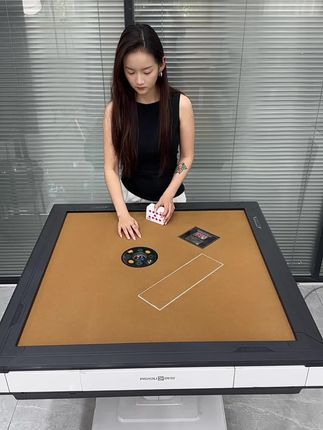 全自动扑克机,全自动洗牌一副打一副洗上牌丝滑流畅不卡顿#扑克机 #扑克桌 #棋牌室 #斗地主 #掼蛋