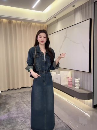 复古蓝牛仔连衣裙长袖春秋新款港风显瘦设计气质宽松收腰开叉长裙#穿搭女装 #牛仔穿搭 #牛仔裙 #穿搭女装 #穿搭搭配