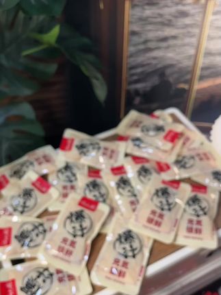 这个虎皮爆汁豆干真的太好吃了,一口下去满满的都是豆香,而且真的爆汁。#强烈推荐 #太好吃了 #太香啦 #开袋即食 #美食