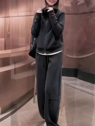 秋冬2025新款加绒加厚老钱风松弛感女装贵气#春秋穿搭 #休闲减龄穿搭 #休闲百搭 #运动套装穿搭 #时尚休闲套装